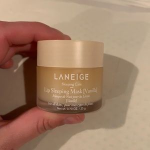 Langie lip sleep maskr used